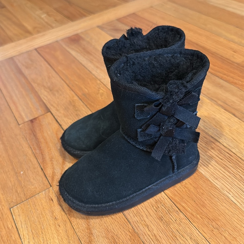 Cozy Black Koolaburra by Ugg Kids Boots